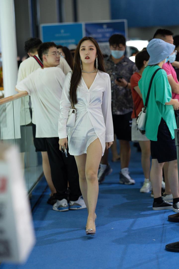 甜糖大魔王作品全集：一个多才多艺的COSer-绿色萌妹