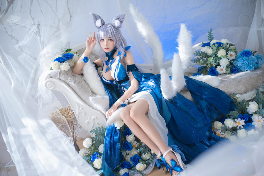 Momoko葵葵小姐姐cos《碧蓝航线》信浓礼服，白狐狸耳耳朵太可爱啦！-绿色萌妹