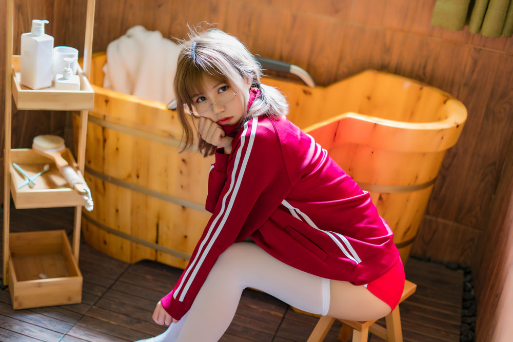 小仓千代w-红色体操服!最新COS作品图片包鉴赏-绿色萌妹