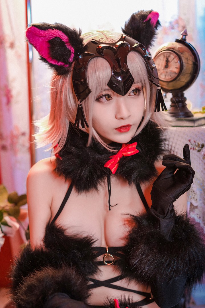 铁板烧鬼舞w全套cos图片合集 多元风格下的角色扮演魅力-绿色萌妹