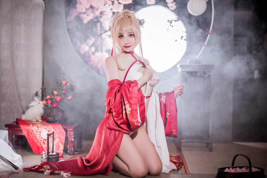 木花琳琳的模特之路：美丽与汗水的交织-绿色萌妹