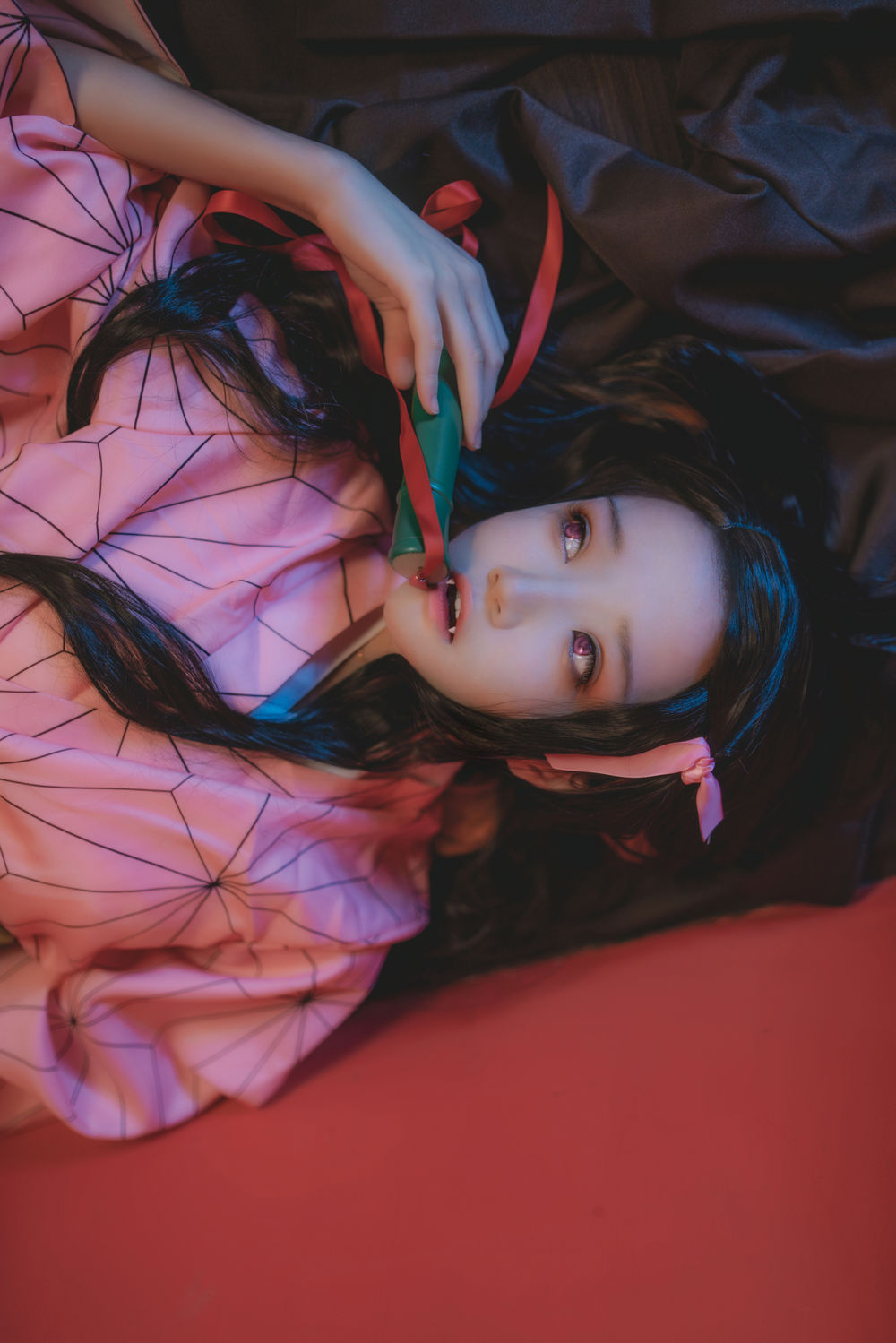 Hachi_小芭小姐姐cos《灶门祢豆子》完美扮演让人惊叹！-绿色萌妹