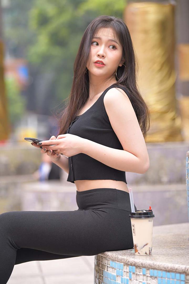 uki雨季全套作品图合集 尼尔B2黑色胶衣美艳惊艳全场！-绿色萌妹
