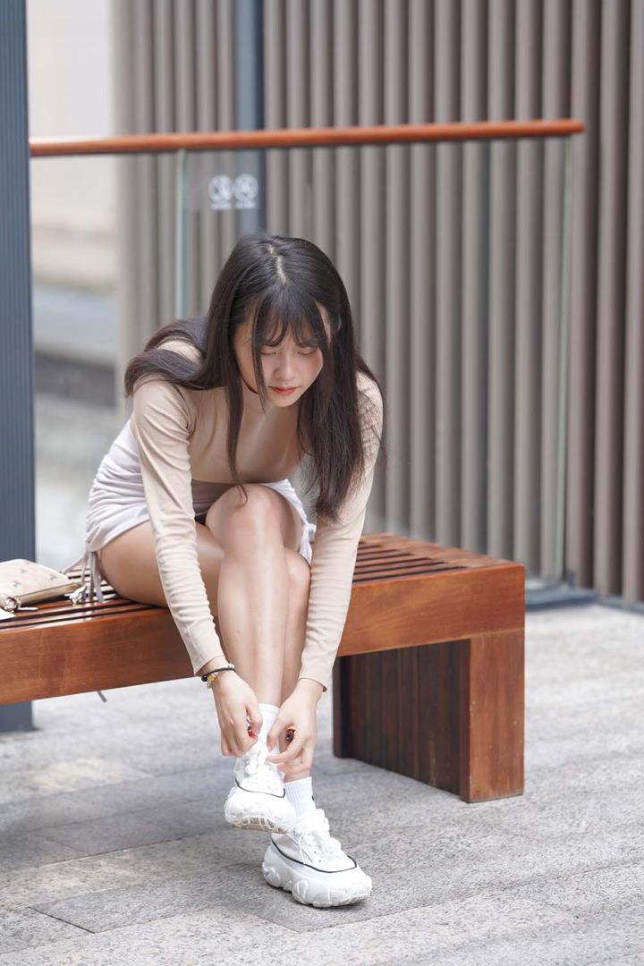 塔塔_Lo1iTa作品合集：深圳人气Coser，可爱电眼嫩妹妹登场！-绿色萌妹
